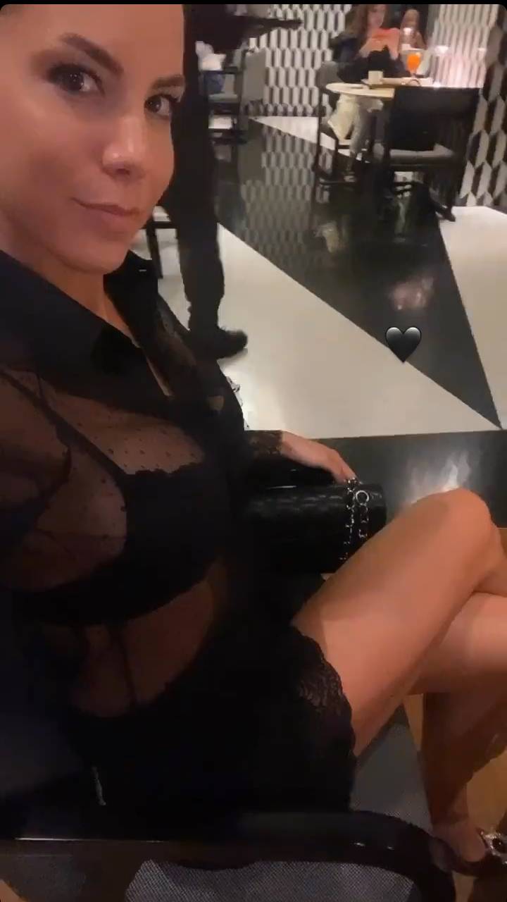 876221406.jpg
